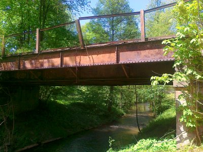 Ocelový most na původní trase silnice I/16 v Dolní Olešnici, foto Jan Juřena, 2013.