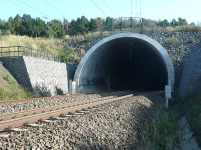 Pražský portál Olbramovického tunelu, foto Jan Juřena, 2015.