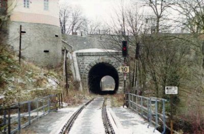 Loketský II. tunel - vjezdový portál (P1) © foto autor, 27.12.2000