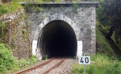 Rotavský tunel - vjezdový portál (P1) před opravou, foto COGISTAV s.r.o., 2015