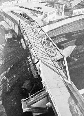 Letecký pohled na most (repro z článku Josef SEKLA, Svařovaný most Škodových závodů v Plzni).